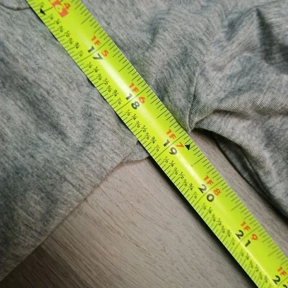 Vineyard Vines Grey Hooded Tshirt Long Sleeve Car Tree Camping Outdoor XS - Picture 5 of 8